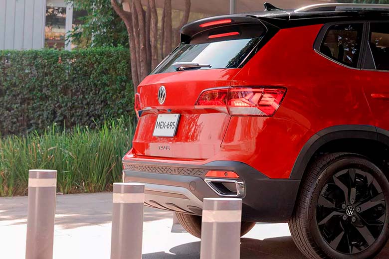 vw-taos-2023-sensores-estacionamiento